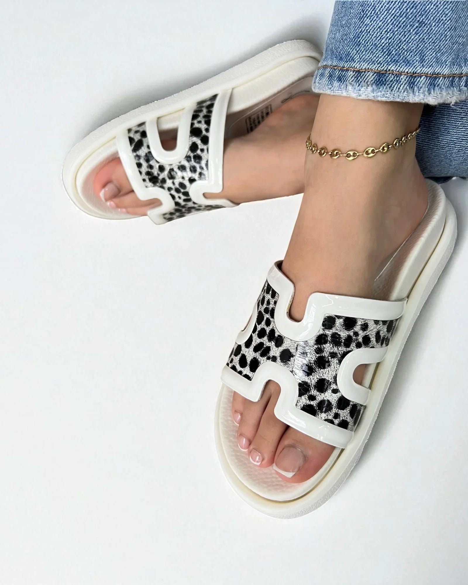 Sandalia Kiara – Diseño Animal Print | Cómoda y Moderna