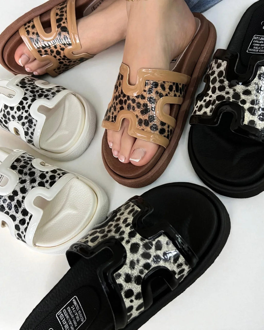 Sandalia Kiara – Diseño Animal Print | Cómoda y Moderna