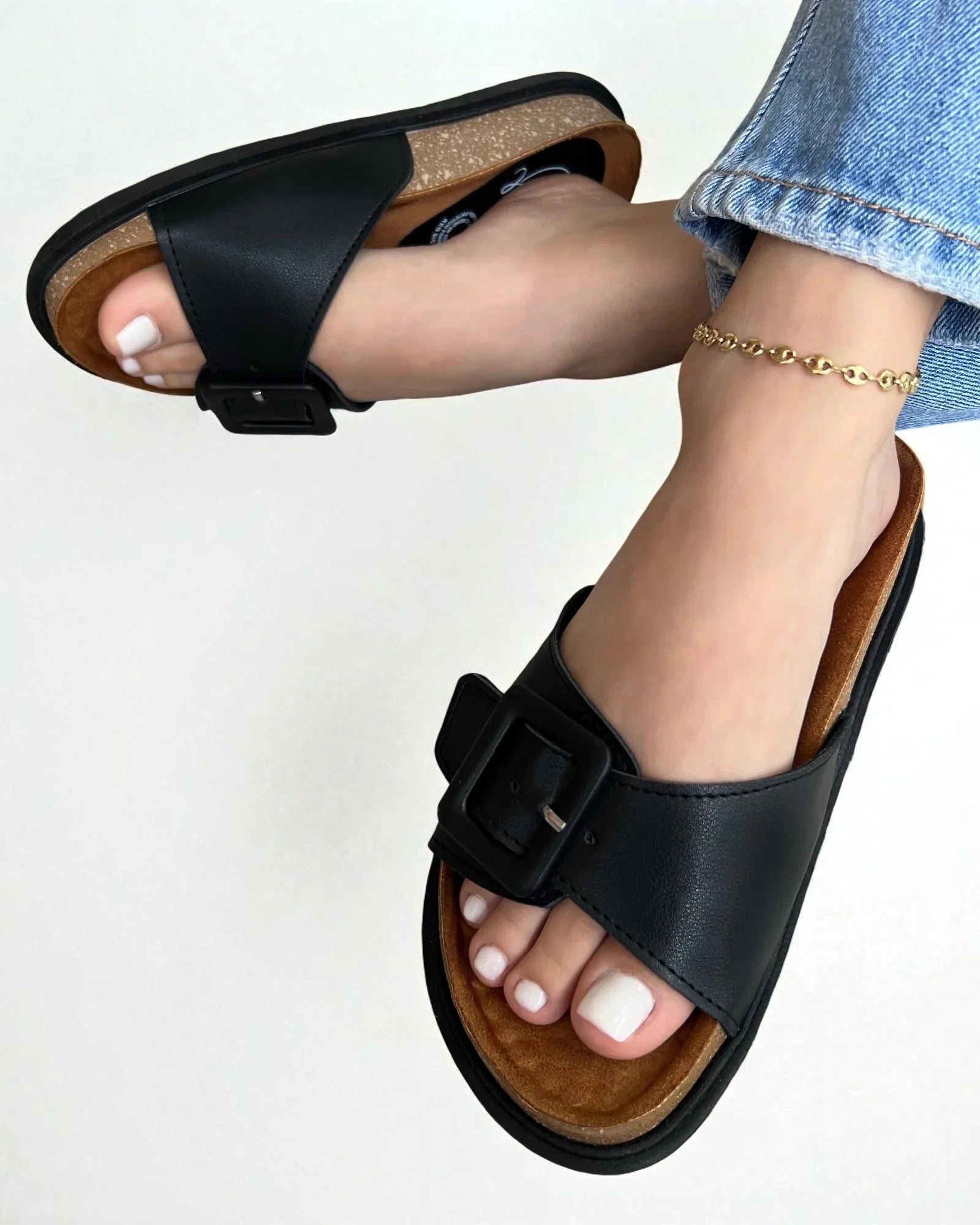 Sandalia Serena – Confort con Hebilla Decorativa | Camina con Confianza y Elegancia