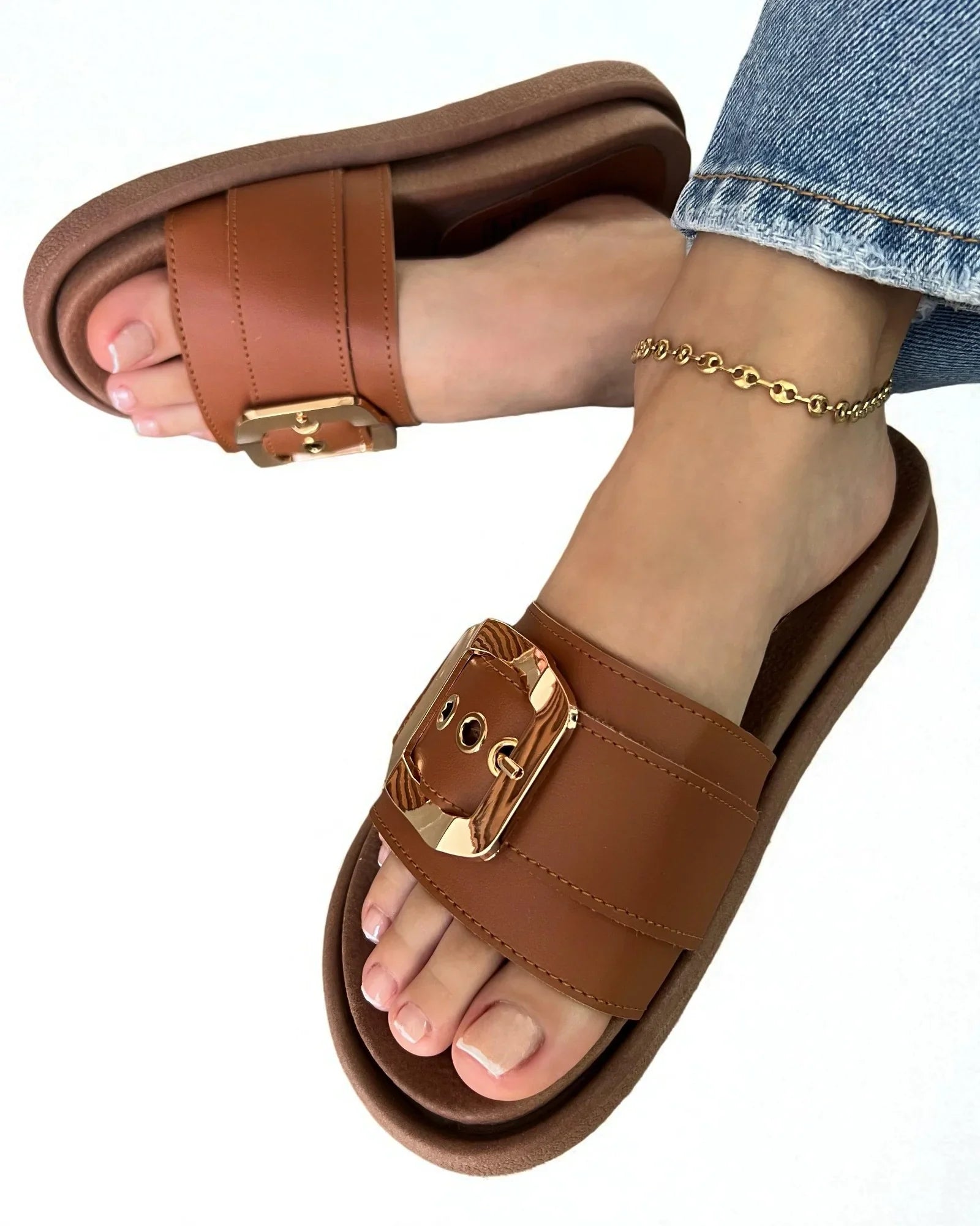 Sandalia Oriana – Premium con Hebilla Dorada | Elegancia y Comodidad Suprema