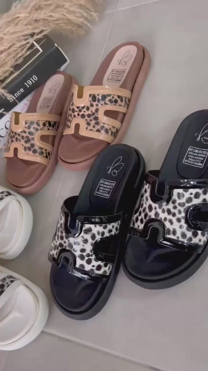 Sandalia Kiara – Diseño Animal Print | Cómoda y Moderna
